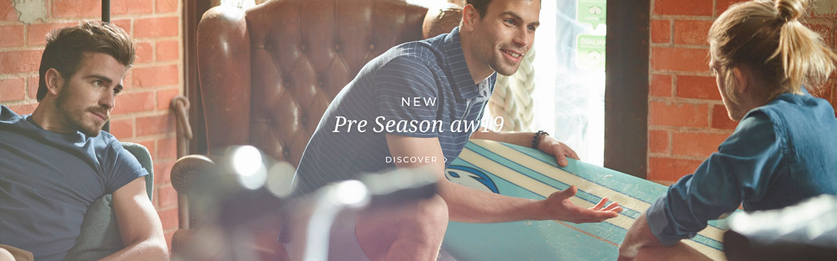 Sacoor component to be integrated in the blank layout. It is a banner showing three young men talking, a title announcing a new sacoor clothing season and a call to action to discover that products.